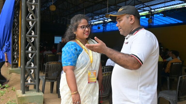 হ্যাম রেডিও অপারেটরদের অভিজ্ঞতা বিনিময়